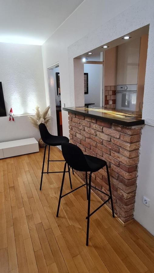 South 2 Osijek Apartment ภายนอก รูปภาพ