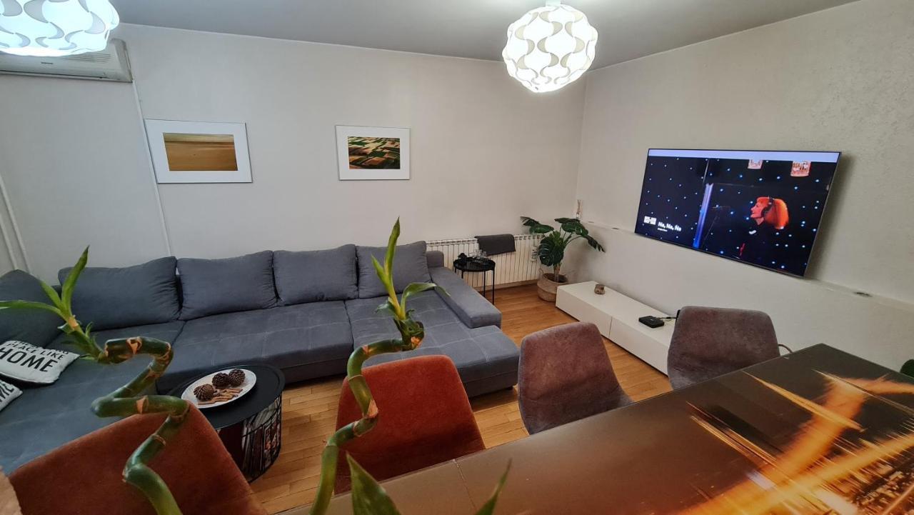 South 2 Osijek Apartment ภายนอก รูปภาพ